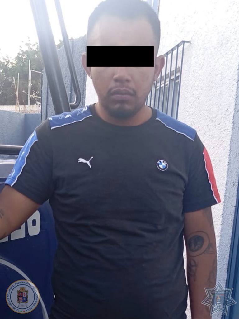 Policía de León detuvo a un hombre en posesión de 300 dosis de droga y un arma de fuego
