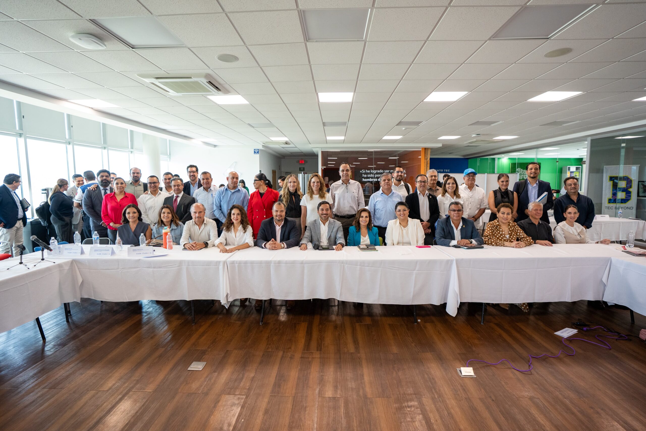 GABINETE DE LEÓN ABRE DIÁLOGO CON AYUNTAMIENTO PARA FORTALECER EL SEGUNDO INFORME DE GOBIERNO…