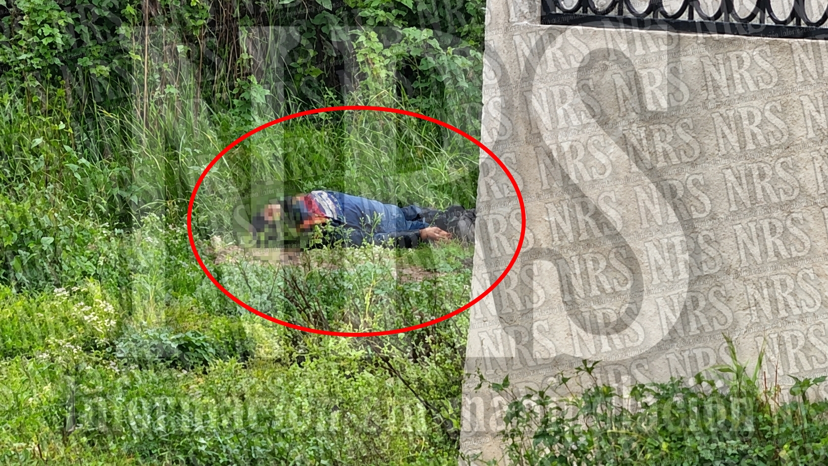 ¡MACABRO HALLAZGO! HALLAN A HOMBRE SIN VIDA Y CON HERIDAS DE MACHETE FRENTE AL JARDÍN DE NIÑOS MARIANO AZUELA