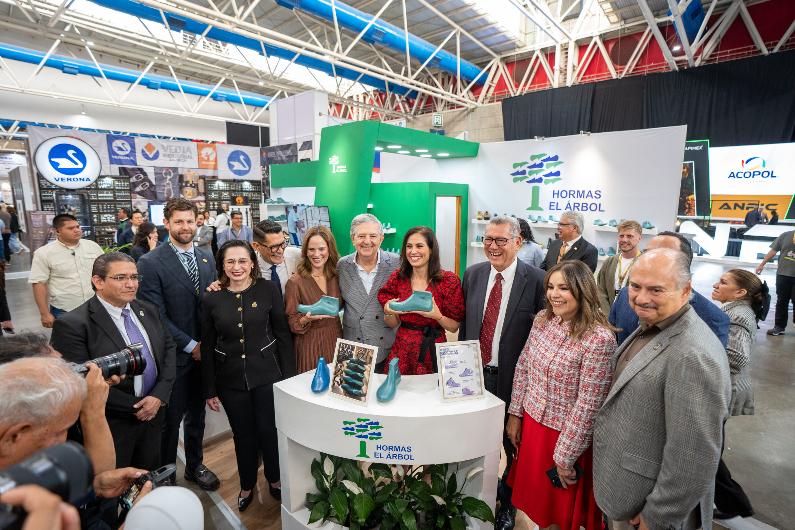 ALE GUTIÉRREZ INAUGURA ANPIC 2026 Y DESTACA EL LIDERAZGO INDUSTRIAL DE LEÓN